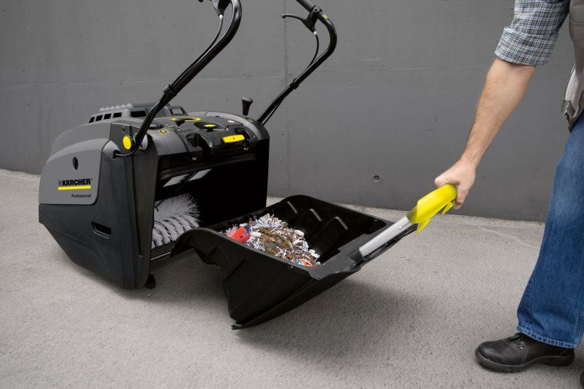 BARREDORA ASPIRADORA KARCHER KM 75/40 W BP BATERIAS 1.049 206.0